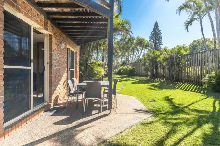 Bayside Court Apartments