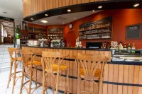 Hôtel Restaurant Famille Bourgeois "La Cote des Monts Damnés" - ที่มีบาร์