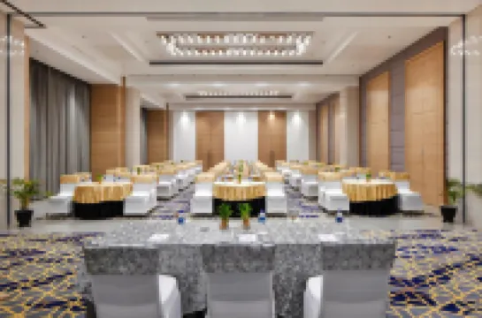 ラカビ・ザ・フェルン, イガトプリ ナーシクのホテル