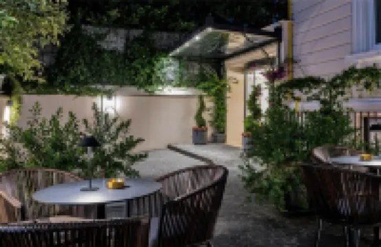 Hotel la Ville Rome Hotels near Catacombe di Priscilla