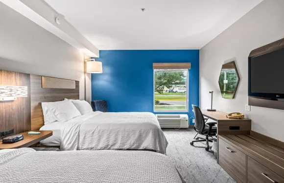 卡尼斯波安特-彭斯維爾洲際智選假日套房酒店