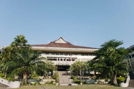 Utc Hotel Semarang Отели в г. Gajahmungkur