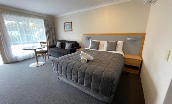 George Bass Motor Inn