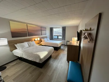 Days Inn by Wyndham Liberty Отели рядом с достопримечательностью «Camp Bais Yaakov»