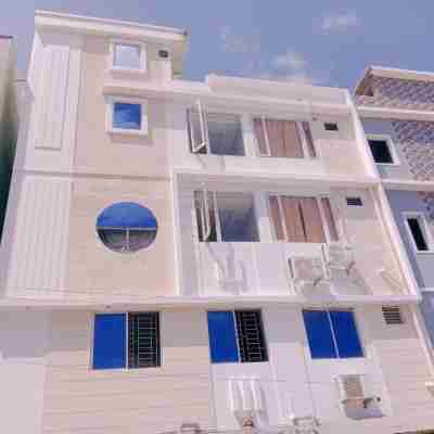 GM Residency Hotel Exterior