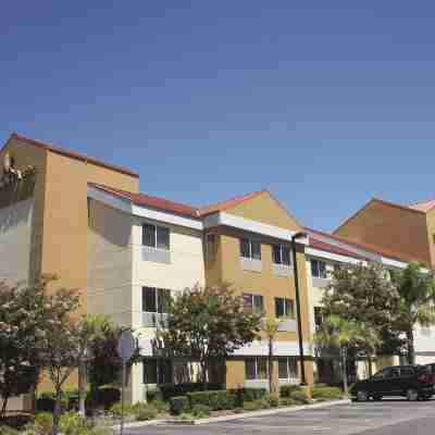 La Quinta Inn & Suites by Wyndham Dublin - Pleasanton Hotel Exterior