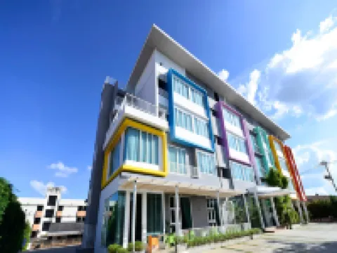 ザ・ブリス ホテル ラチャタニ大学周辺のホテル