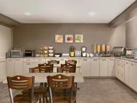 Travelodge Suites by Wyndham Moncton - Aamiainen