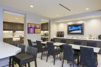 Residence Inn Milwaukee West - breakfast