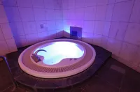 Blue Hotel Octa (Adult Only) - suối nước nóng