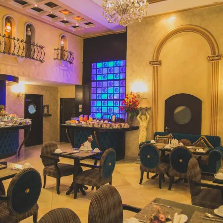 Queens Suite Hotel Отели рядом с достопримечательностью «Hamra Street»