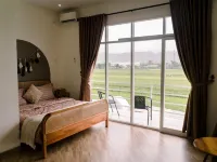 HANAYA Living House Pacitan Hotele w: Pacitan