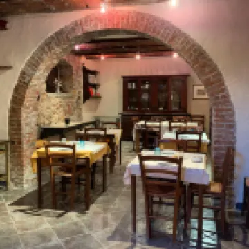 阿爾伯哥拉維勒塔酒店 薩爾扎納酒店