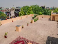 Peepal Tree Residency Hotels near Select Citywalk