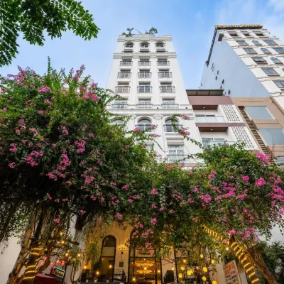 Le House Boutique Hotel Hotels near DANANG BEACH monument