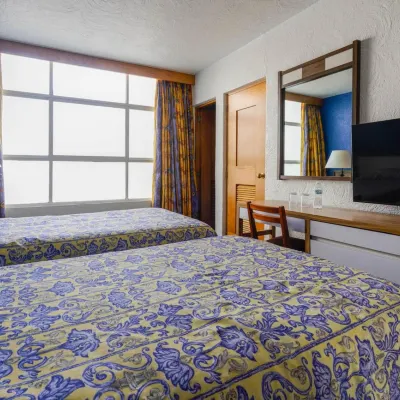 Hotel New York Ciudad de Mexico โรงแรมใกล้พิพิธภัณฑ์มูรัลดิเอโกริเวรา