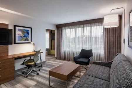 Holiday Inn Express & Suites Saskatoon Centre