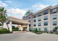 Holiday Inn Express & Suites San Antonio NW Near Seaworld Hotels in Helotes