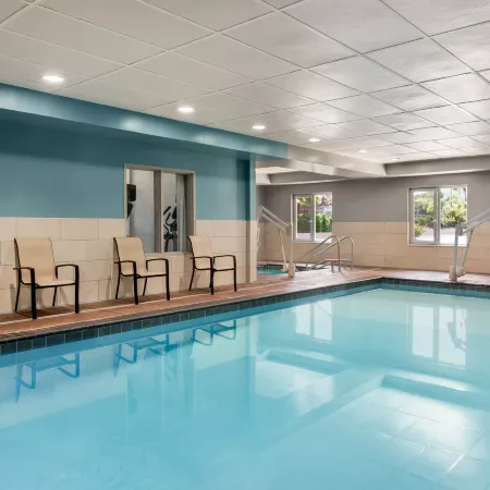 Holiday Inn Express & Suites REDDING by IHG