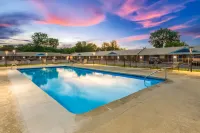 Days Inn by Wyndham Wauseon Hotels in Dover Township