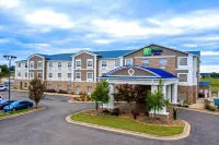 Holiday Inn Express & Suites CLARKSVILLE by IHG Hotels in Clarksville