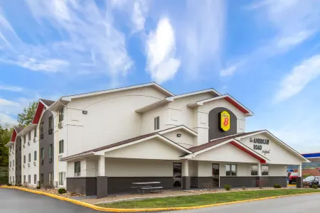 Super 8 by Wyndham Summersville/New River National Park