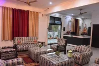 Hotel Olive Tree - Hostels