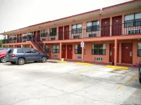 Summer Breeze Motel - Motels