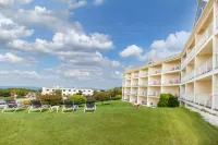 Apple Tree Inn, SureStay Collection by Best Western Hotels in Petoskey