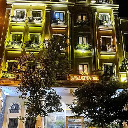 La Mia Lakeview Hotel