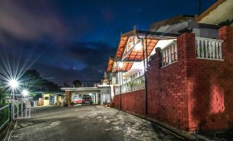 Via St Clouds - Nr Government Botanical Garden