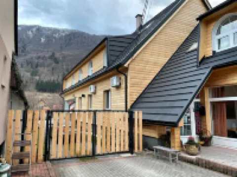 Wellness Penzión Rosnička Hotels near Obrovo