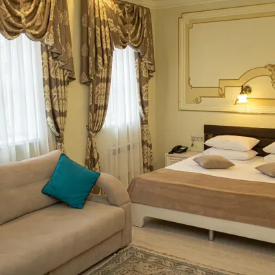 Knyagini Uhtomskoj Hotel
