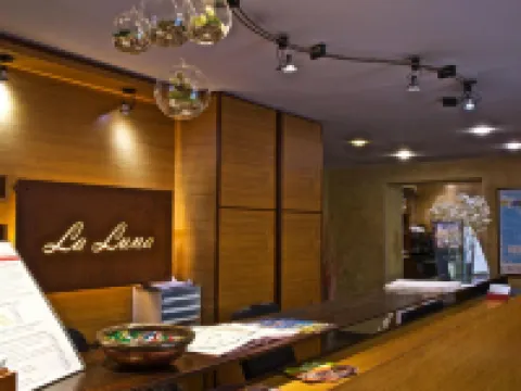 โรงแรมลาลูนา โรงแรมในลุกกา