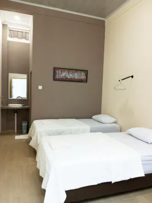 Bu Sepuh GuestHouse