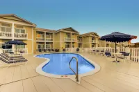 Palm Suites Trademark Collection by Wyndham - Beach