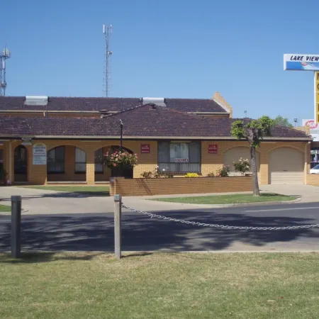 Lakeview Motel