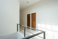 RedDoorz @ Kratonan Solo فنادق في Serengan