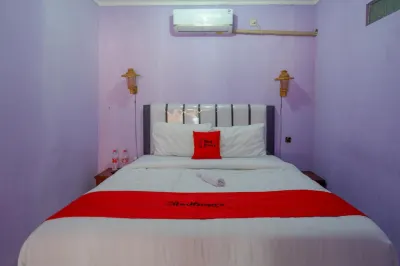 RedDoorz Near Goa Jatijajar 2 Hotels in Wero