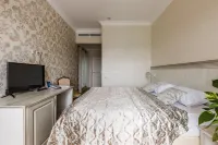 8 Avenyu Hotel Hotels near Training Botanical Garden