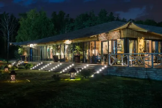 Soho Beach Hotel (Сохо Бич) Отели в г. 