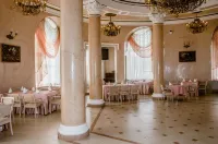 Intourist Hotel - breakfast