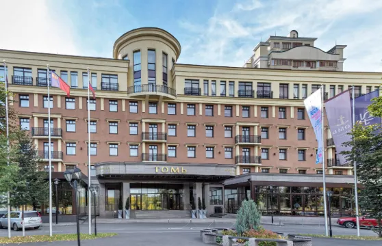 湯姆河廣場酒店