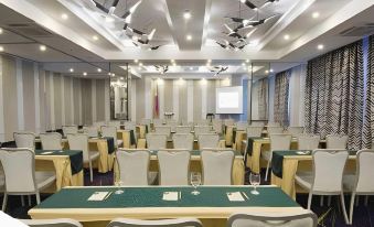 Hive Hotel and Convention Place