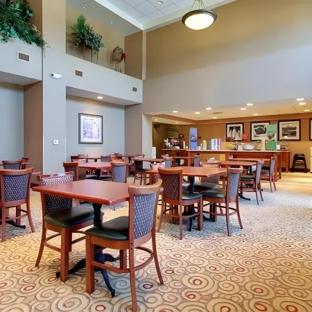 Hampton Inn & Suites West Bend