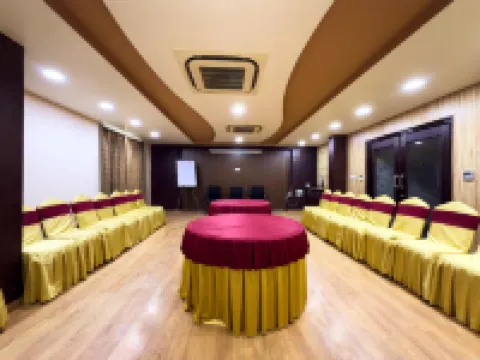 โรงแรม รอยัล ปาล์ม - โรงแรมราคาประหยัดในอุดัยปุร์