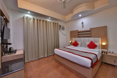 Sparsh Hotel and Resort Bareilly - Parkplatz