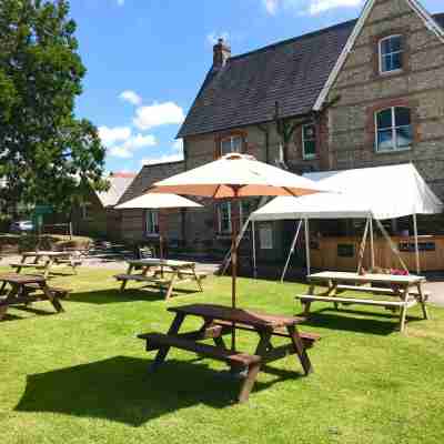 The Fox Inn Hotel Exterior