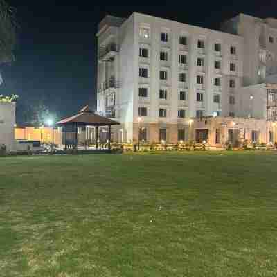 Hotel Yuvraj DX Hotel Exterior