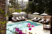 ANAIWA Boutique Hotel - Beach